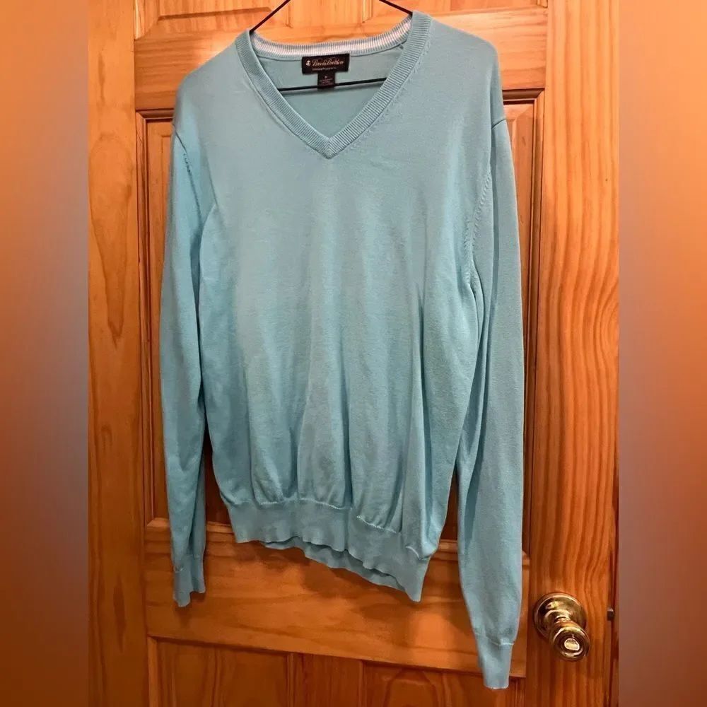 Brooks Brothers aqua v neck size M sweater